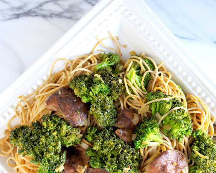 SHIITAKE BROCCOLI NOODLES Recipe