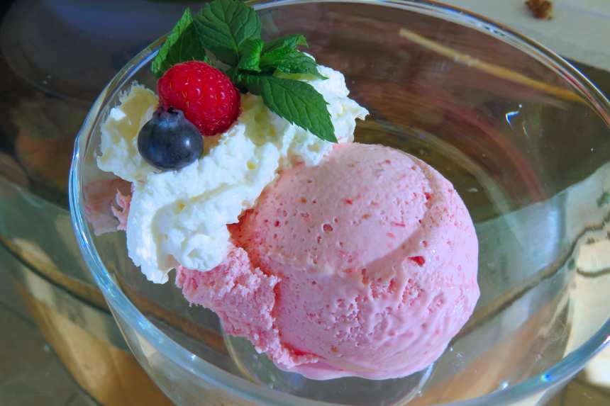 No Churn Raspberry Ice Cream Recipe - An Italian in my Kitchen
