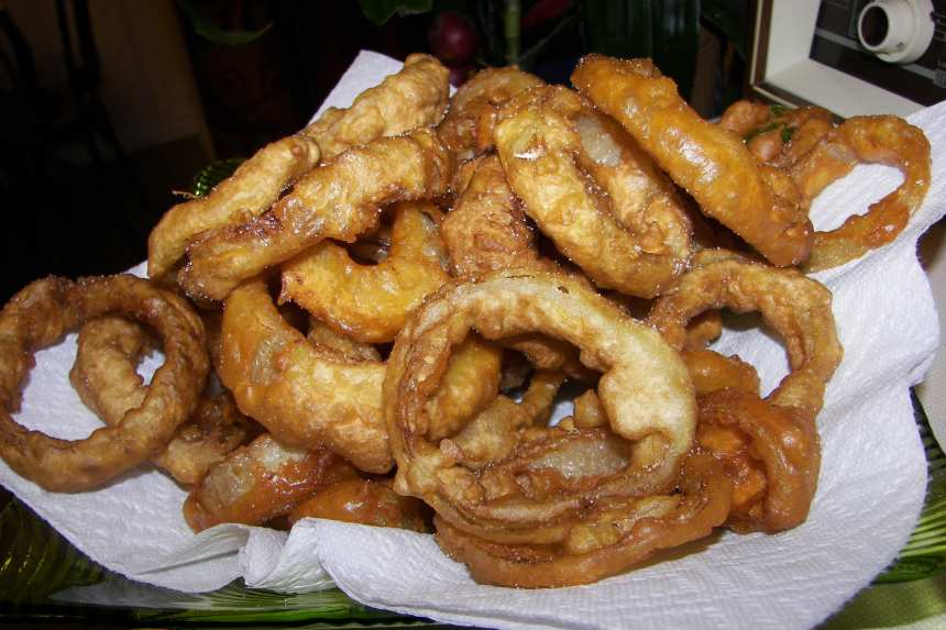Crispy Fried Onion Rings - Grandbaby Cakes