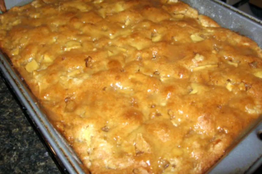 Caramel Apple Pie Spiced Coffee Cake