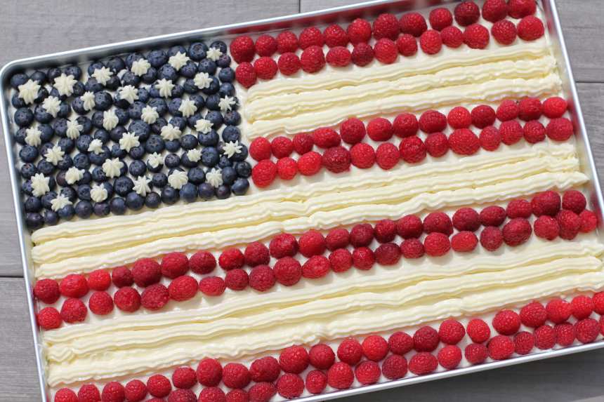 American Flag Cake | American flag cake, Flag cake, Custom cakes