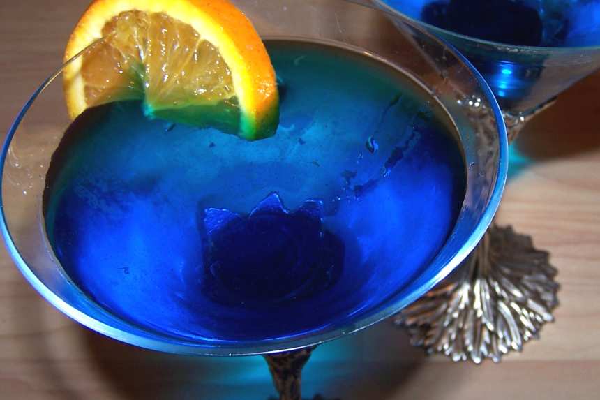 Blue Moon Cosmo Martini Recipe - Food.com