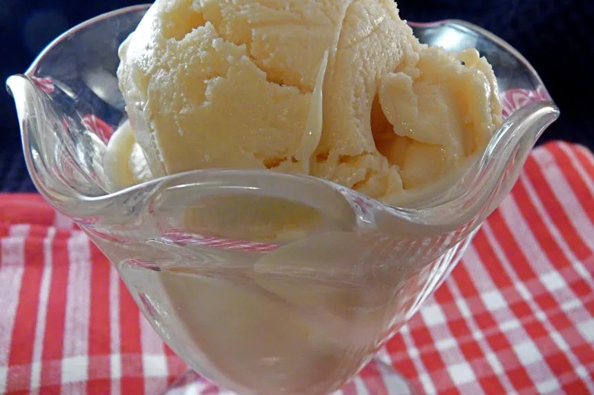 Vanilla Frozen Custard Recipe {Easy Homemade Ice Cream}