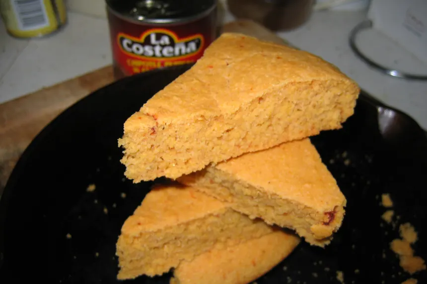 Skillet bread with chipotle