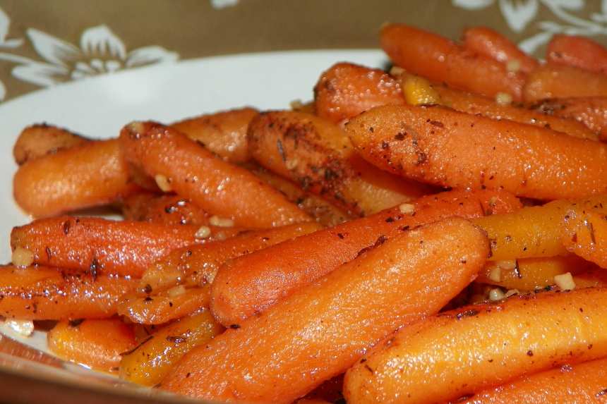 Thyme Roasted Carrots with Maple Syrup