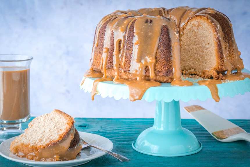 Mini Pound Cakes with Strawberry Glaze - Kitchen Divas