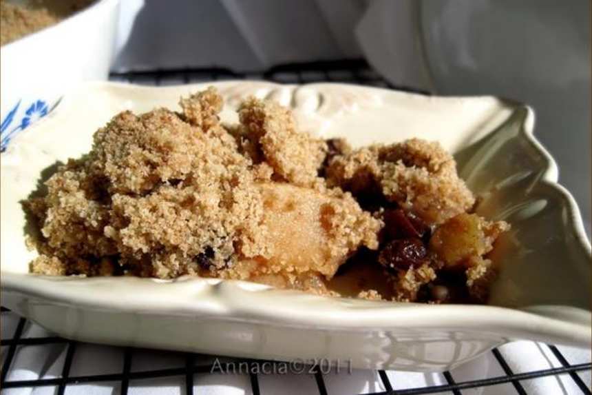 Warm Apple Raisin Crisp With Crumb Topping Recipe
