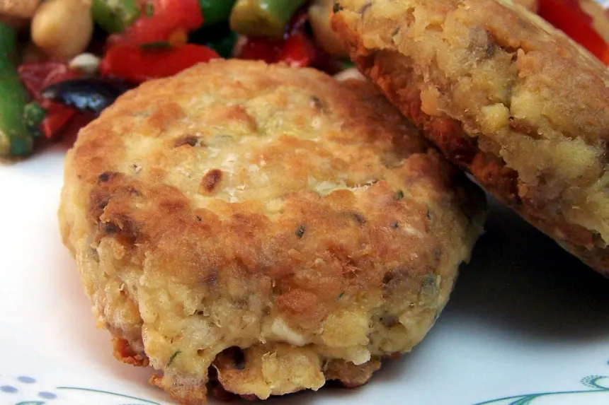 Simple Salmon Patties Recipe (How to Make Salmon Patties) - Fit Foodie Finds