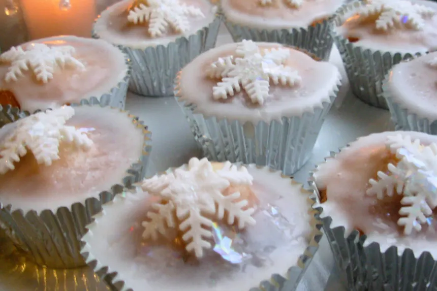 Christmas Muffin Tin Reading Games