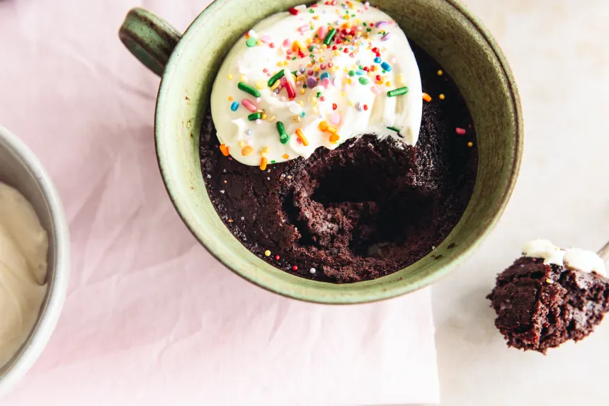 Chocolate Lava Mug Cakes - Pinch Of Nom