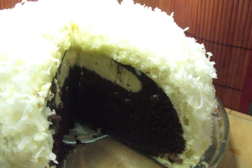 Raspberry Swirl Coconut Snowball Cake | thehungrymonkeybakingcompany