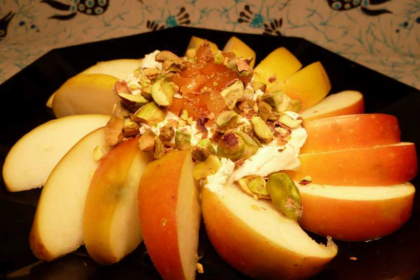 Apple Slices With Goat Cheese and Pistachios Recipe - Food.com