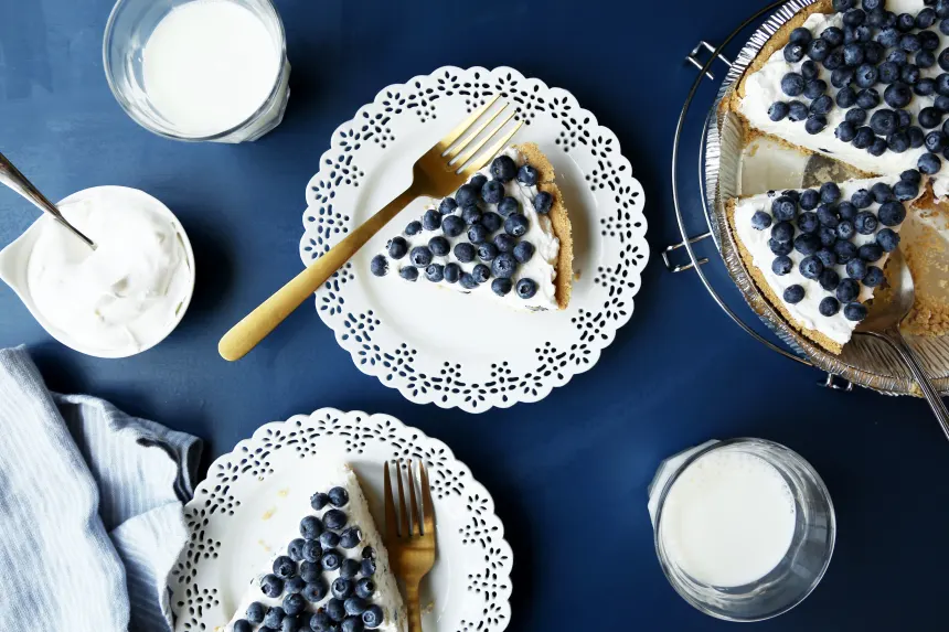 Healthy Blueberry Pie (Easy) - Dessert Done Light