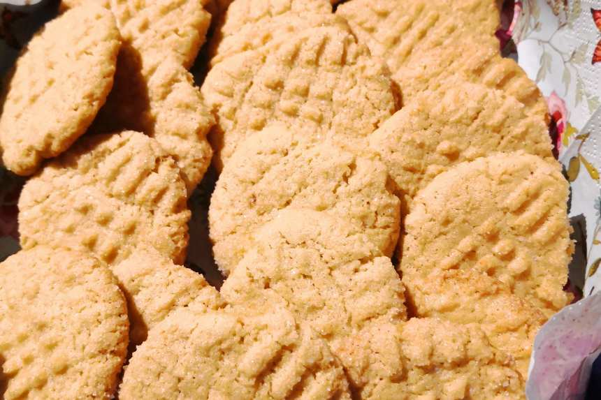 BEST Peanut Butter Cookies Recipe