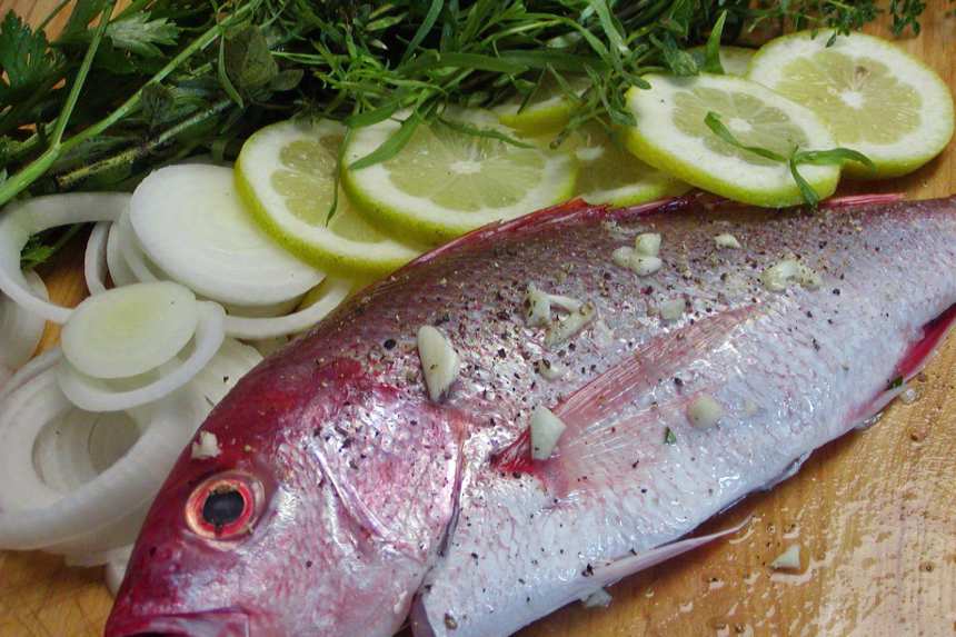 Red Snapper Grilled on Lemon, Herbs and Onions Recipe 