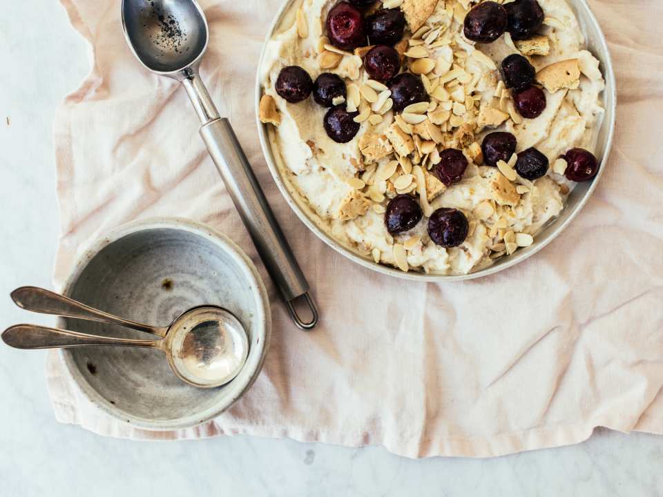 photo by Izy Hossack