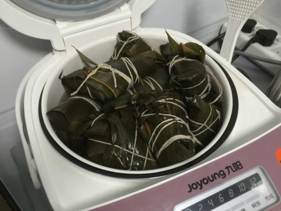 Sticky Rice Wrapped in Bamboo Leaves (Joong or Zhongzi) Recipe ...