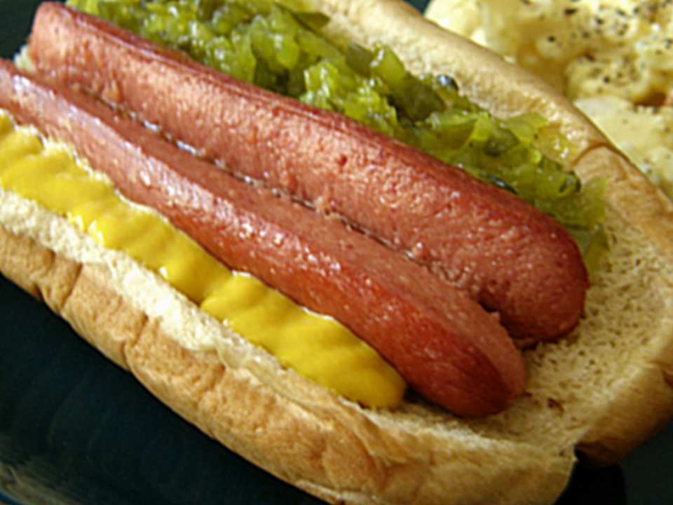 Broil Hot Dogs in Oven: Quick, Juicy, and Perfect Every Time
