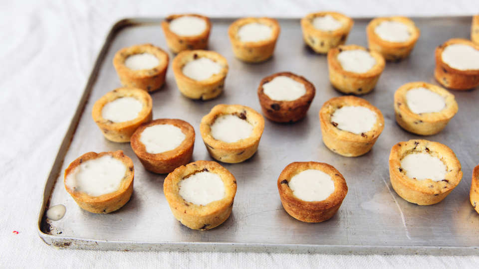 photo by Izy Hossack