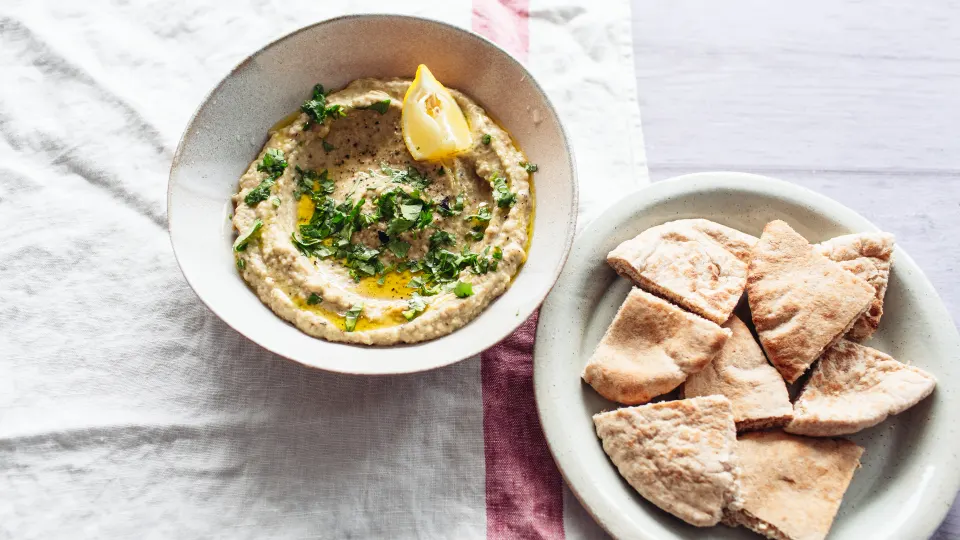 photo by Izy Hossack