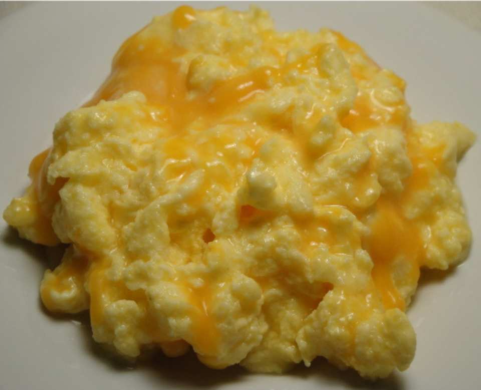 How to Make Waffle House Scrambled Eggs With Cheese: Easy & Delicious