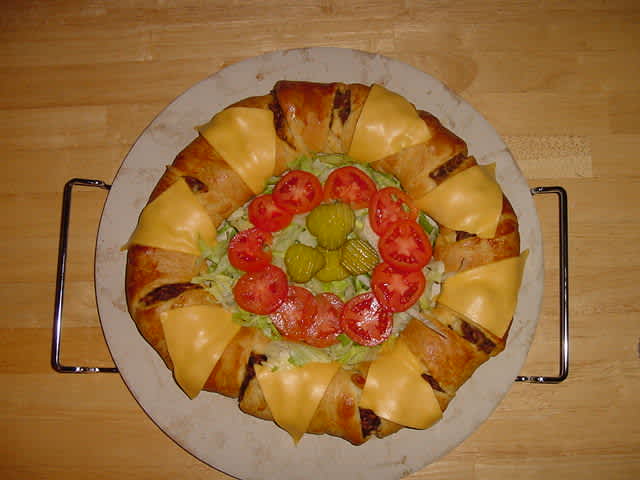 Scrumptious Cheeseburger Ring Recipe - Food.com