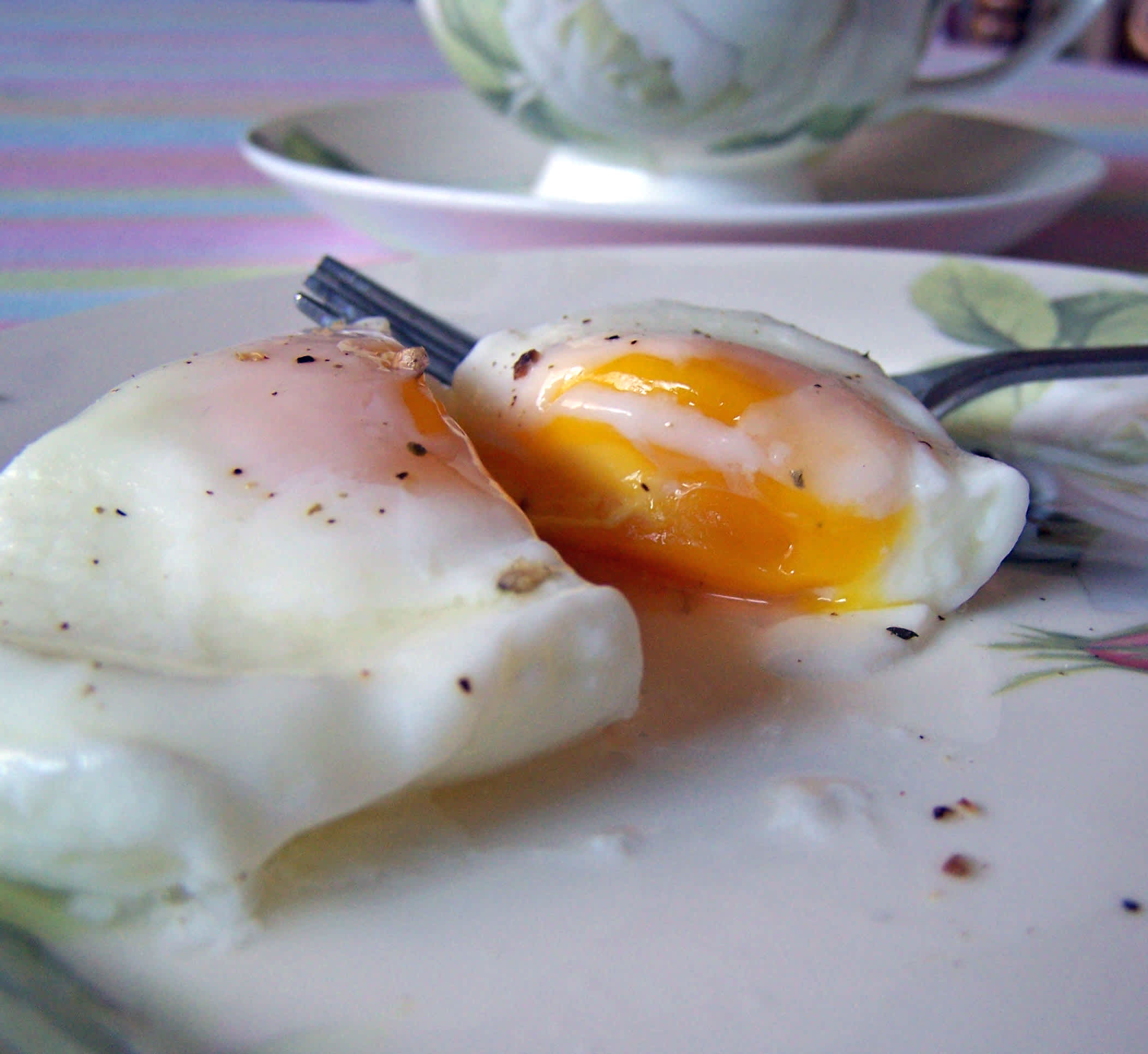 How to Microwave a Poached Egg in a Microwave Oven: Quick & Easy Guide