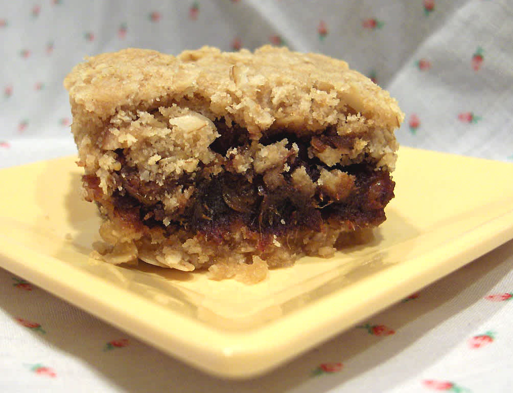 Date Raisin Squares - Microwave Recipe - Food.com