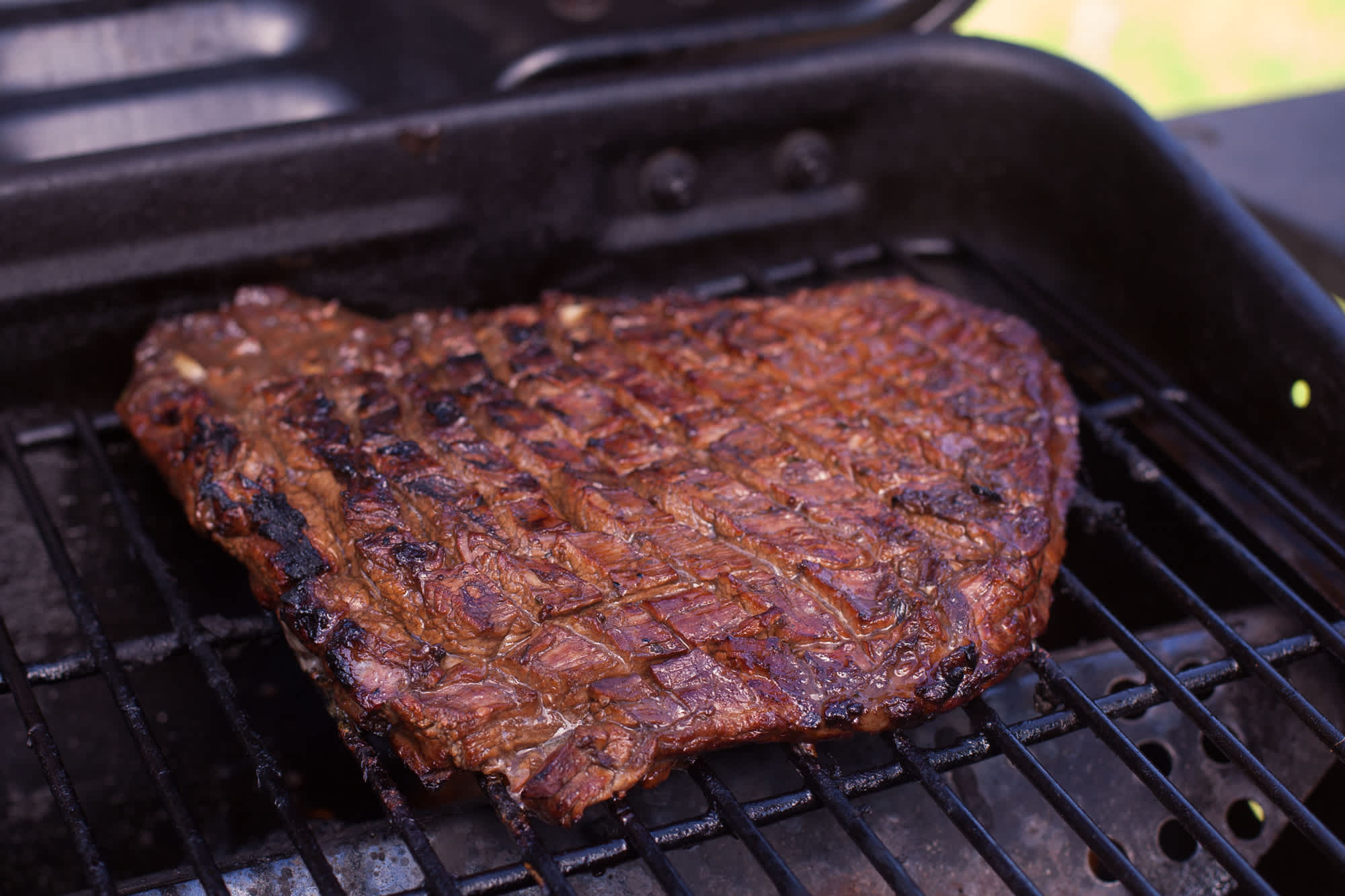How Long to Cook London Broil on Charcoal Grill: Perfect Timing Tips
