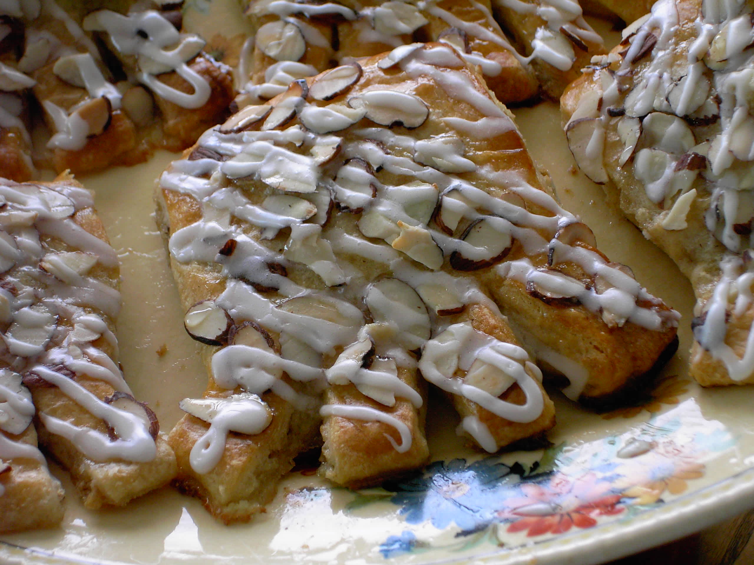 Crescent Bear Claws Recipe - Breakfast.Food.com
