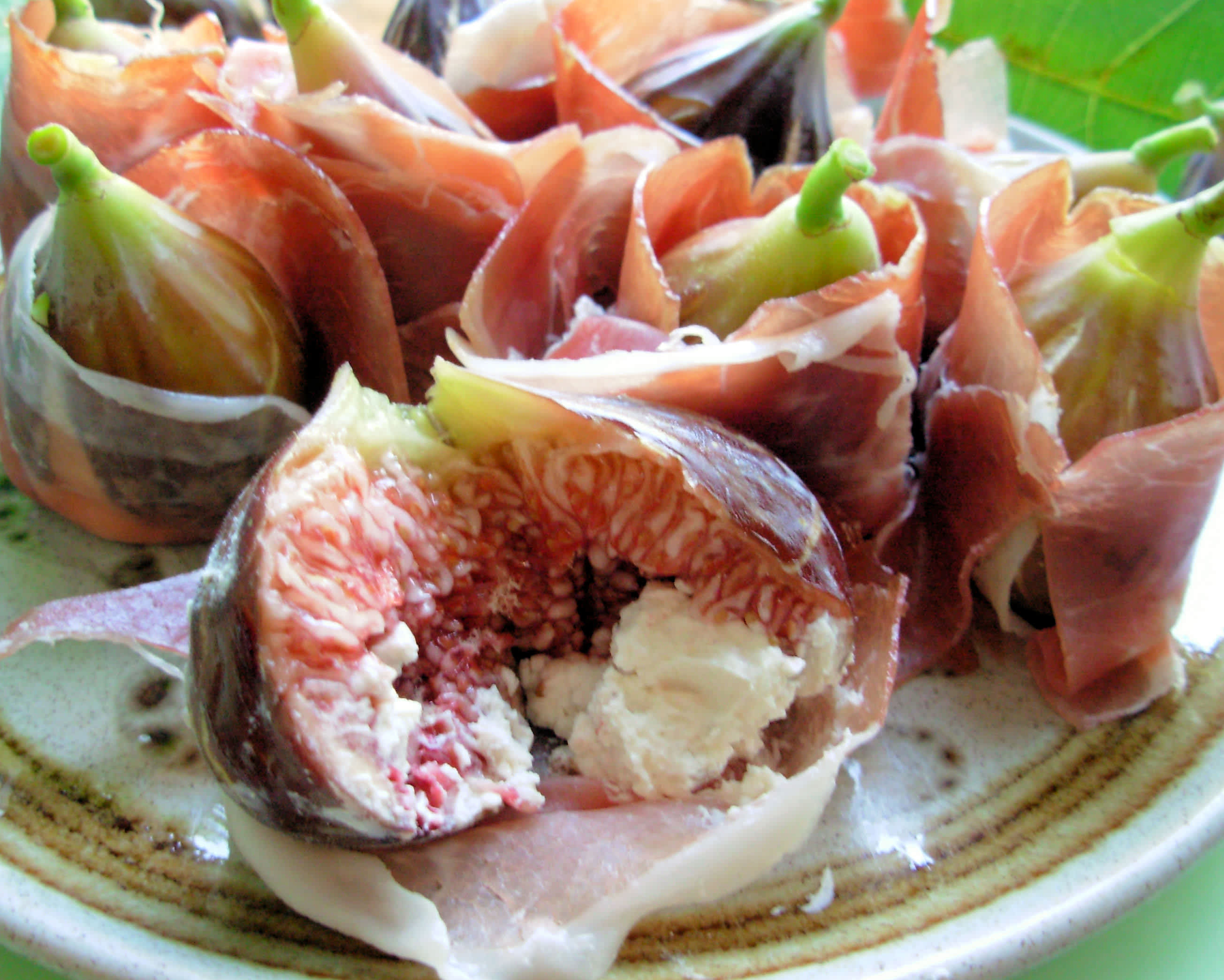 Fresh Figs Stuffed and Wrapped With Prosciutto Recipe - Food.com