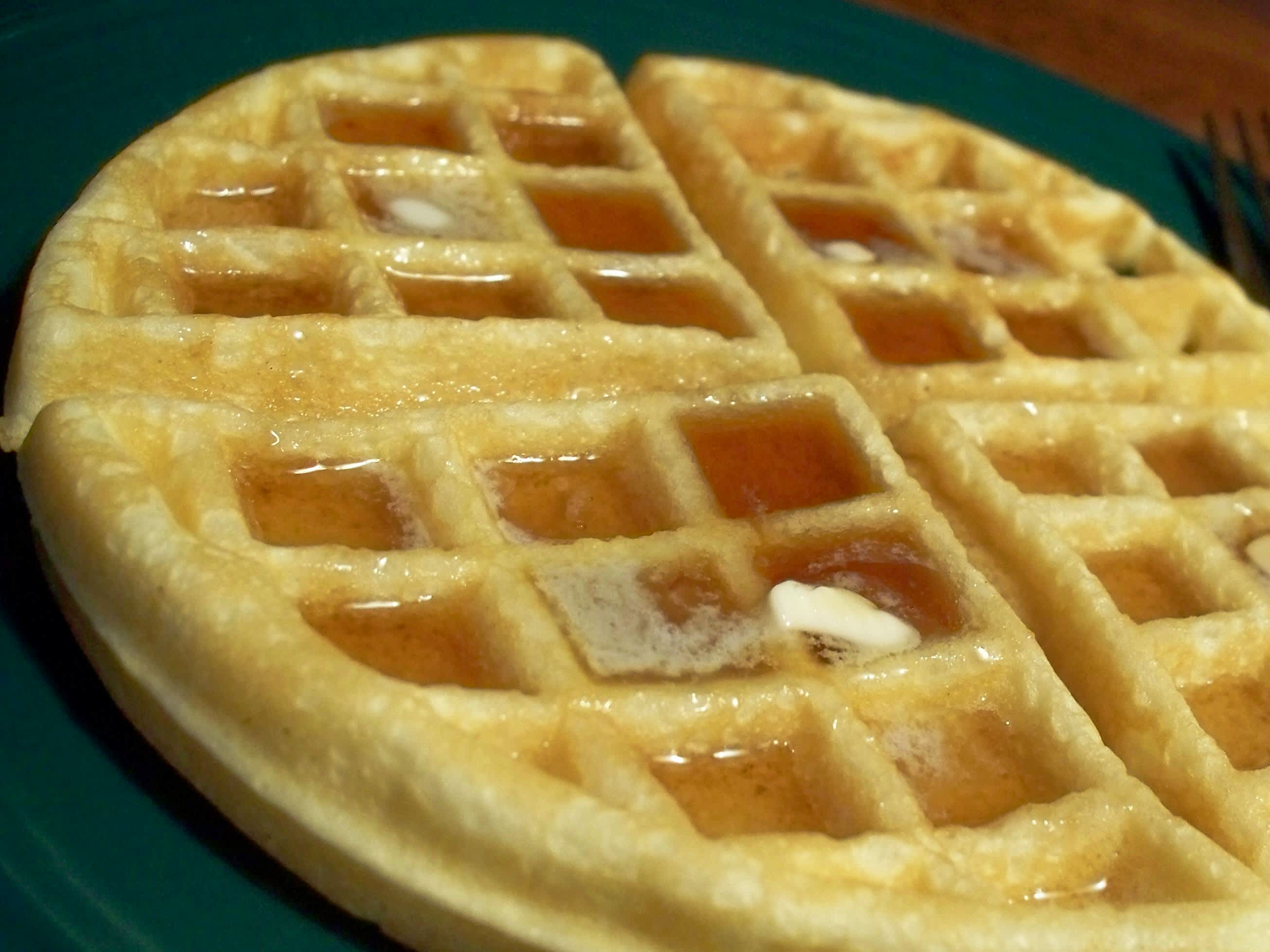 How to Make Cinnamon Waffles: Deliciously Easy Recipe