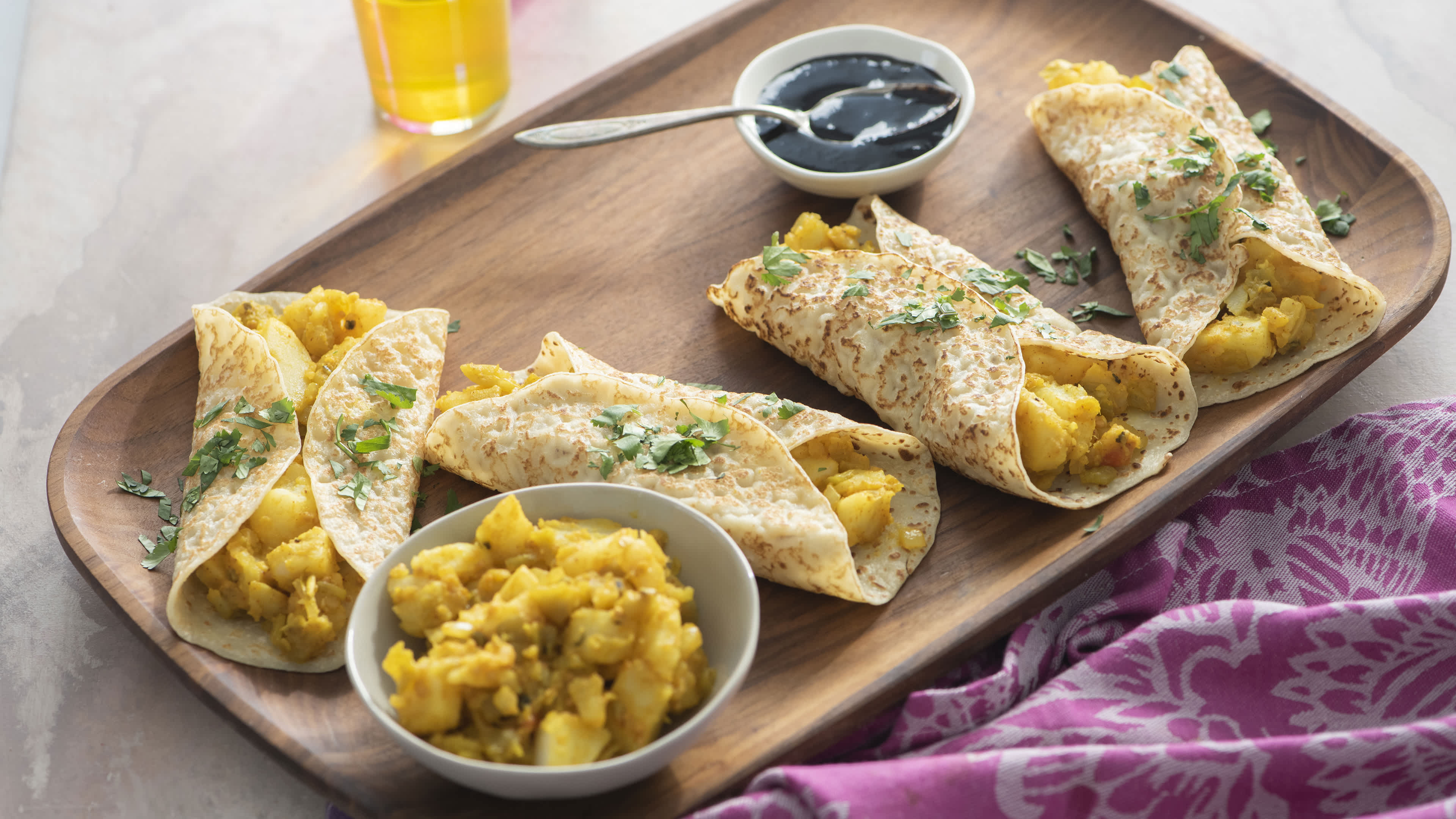 Masala Dosa with Coconut Chutney (South Indian Savory Crepes with ...