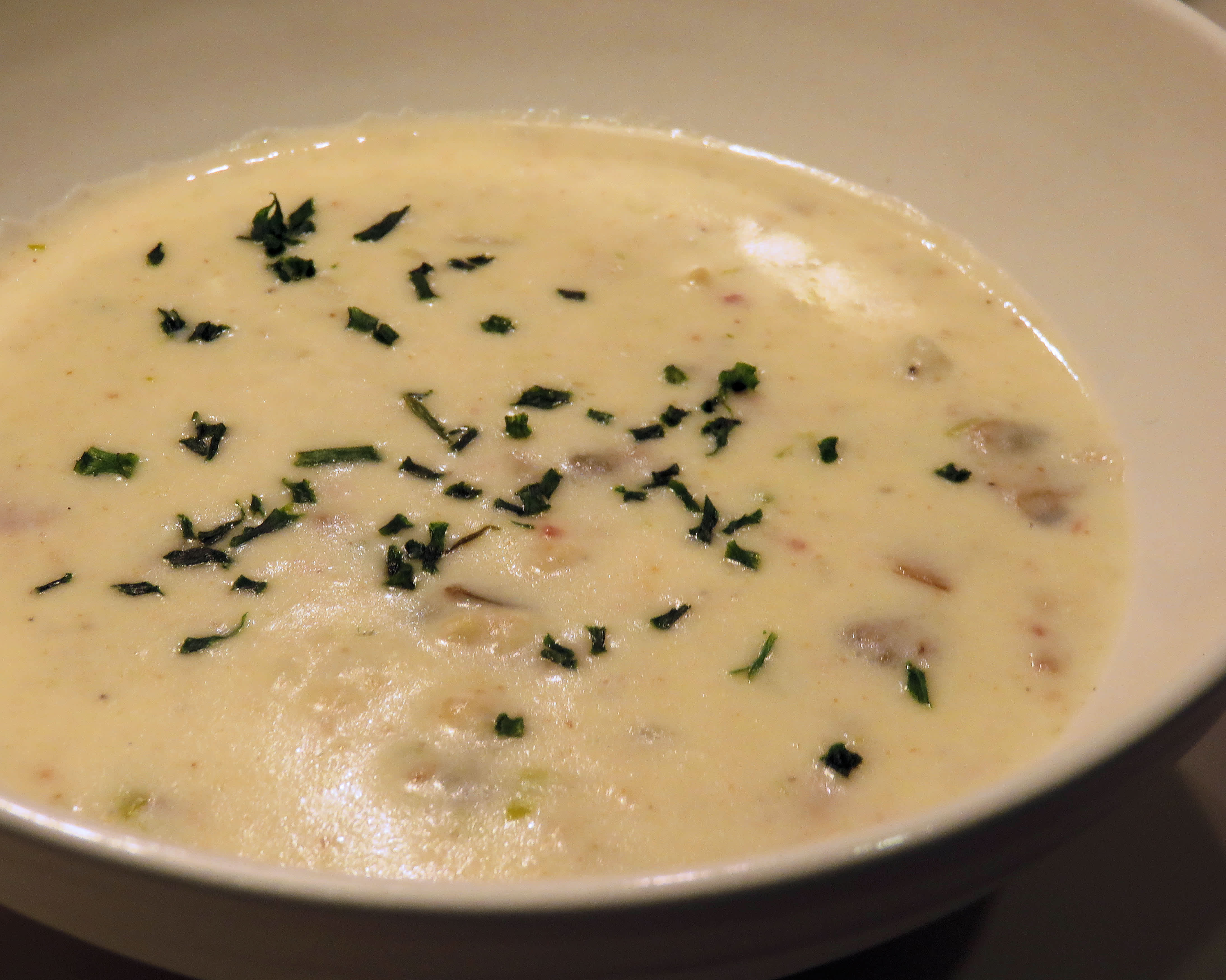 Thick And Creamy Clam Chowder
