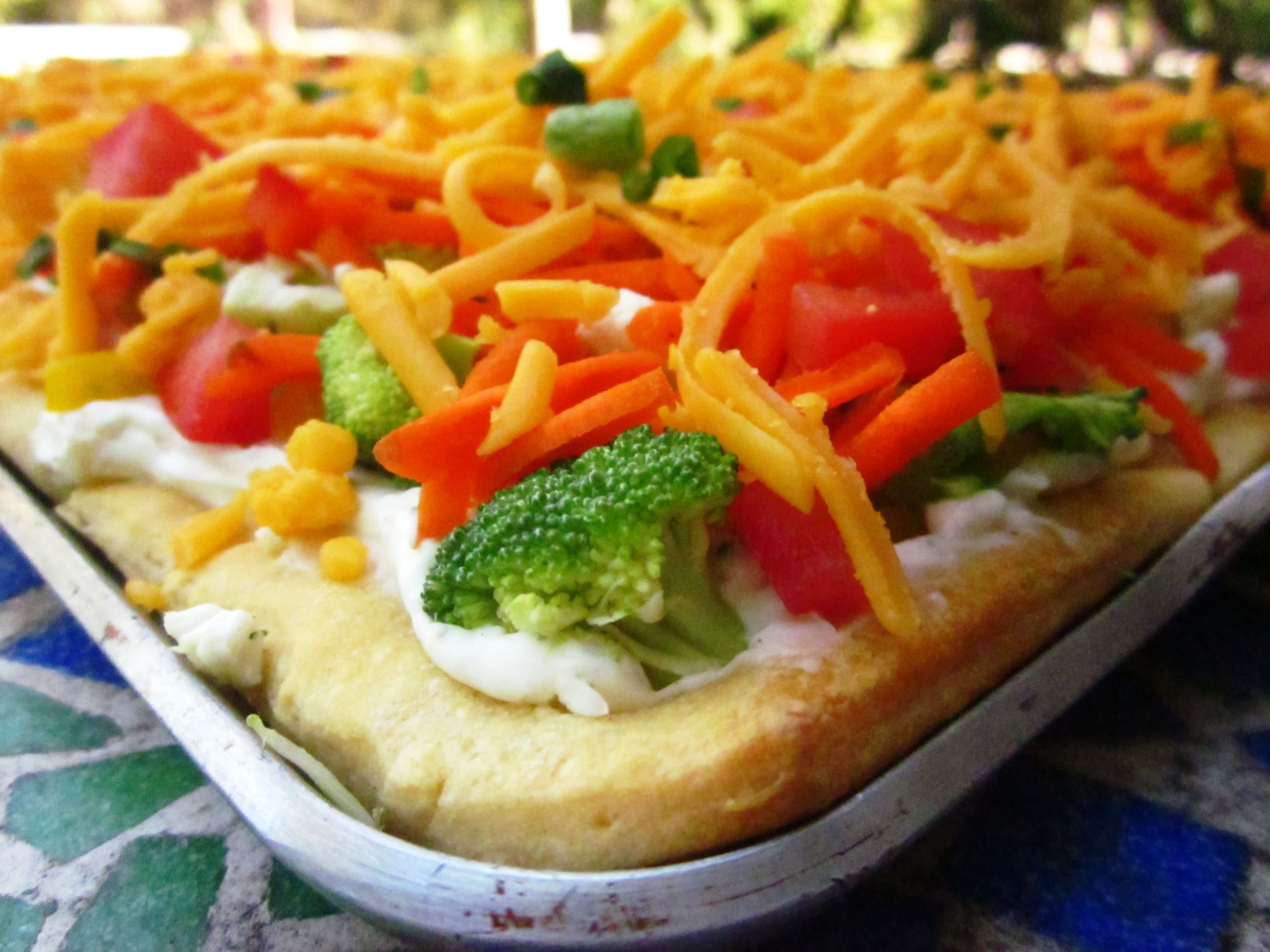 vegetable pizza with cream cheese and ranch dressing Ranch Veggie Pizza Appetizer