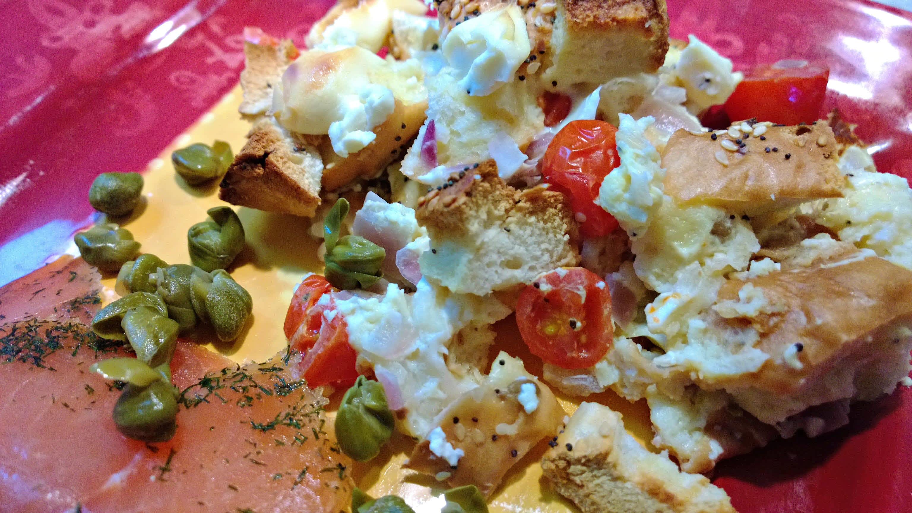 Gilles Sacksick、casserole et fruits Chicken Tzatziki Casserole - Bad Batch Baking