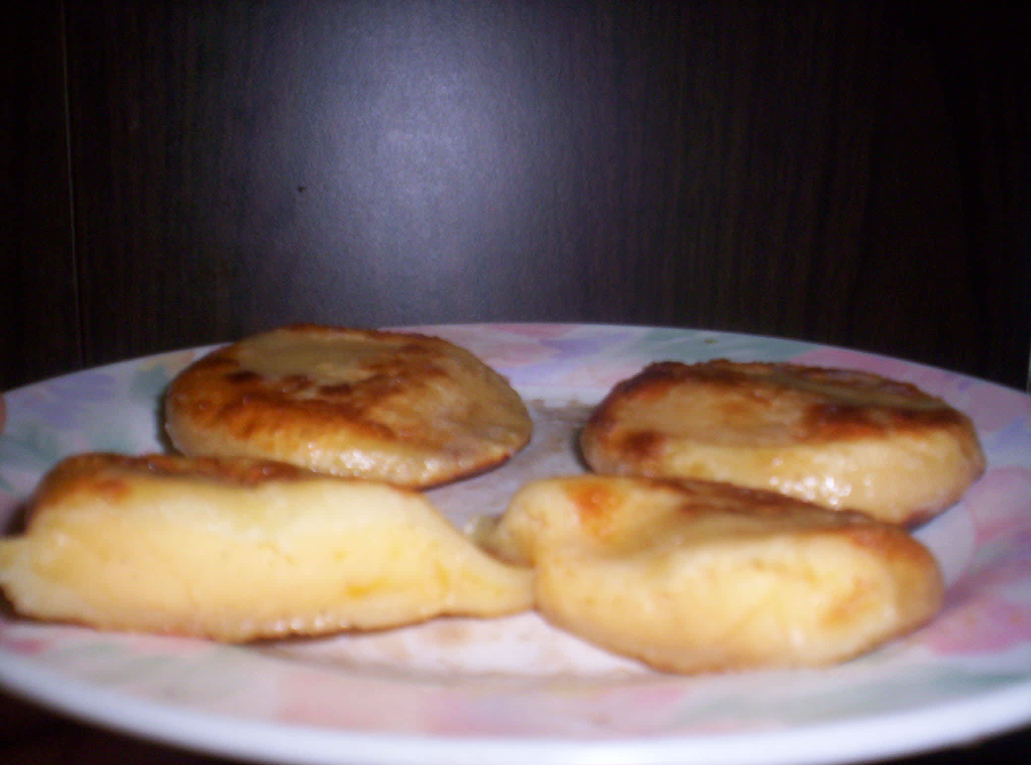 Homemade Potato and Cheese Pierogies / Old Fashioned Perogies Recipe ...