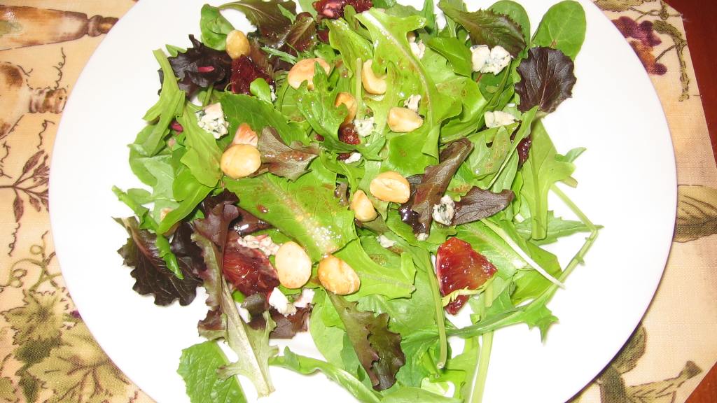 Spinach, Blood Orange and Macadamia Nut Salad Recipe