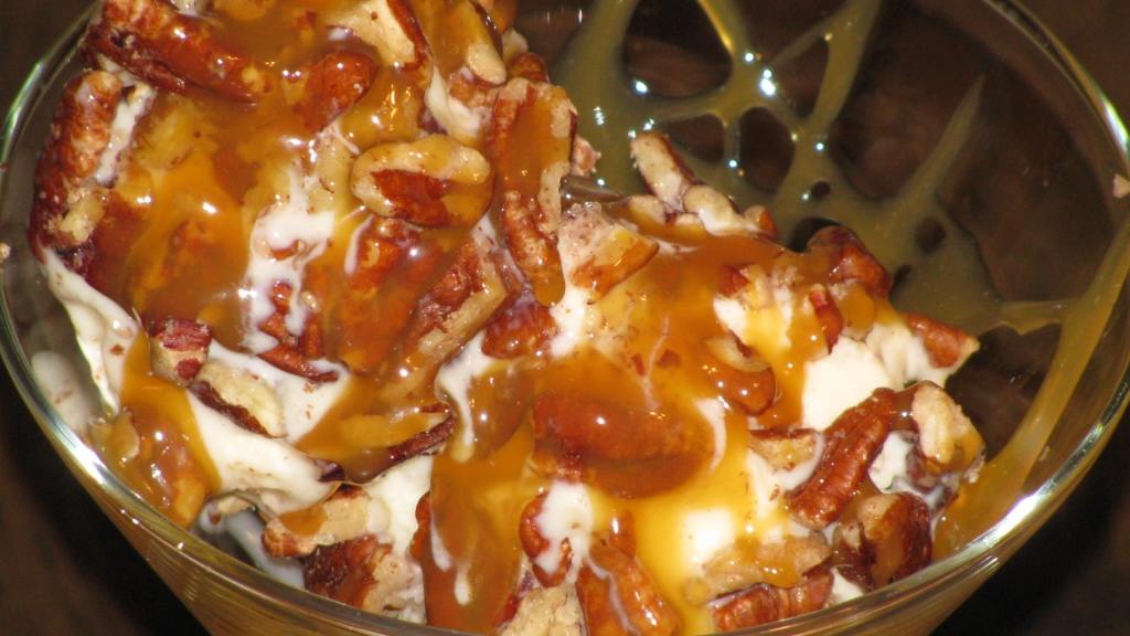 Ice Cream Balls With Pecans and Caramel Sauce Recipe