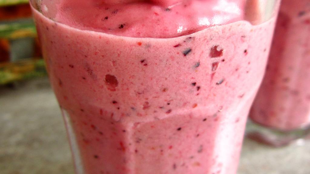 Thick Mixed Berry Smoothie Recipe