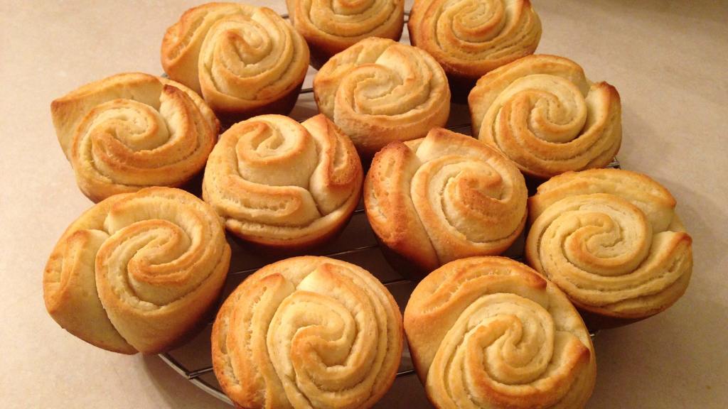 Flaky Dinner Rolls Recipe