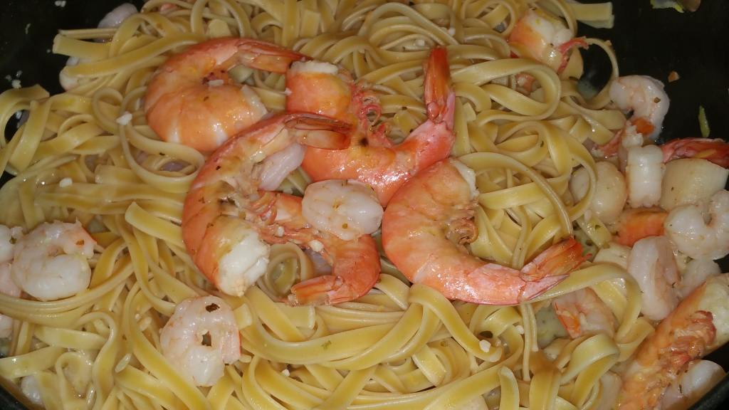 Seafood Linguini With White Wine Sauce created by Brandi S.