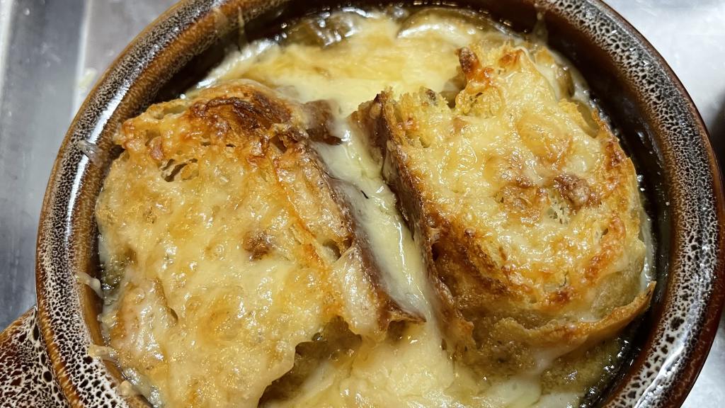 Alton's French Onion Soup Attacked by Sandi Recipe - Food.com
