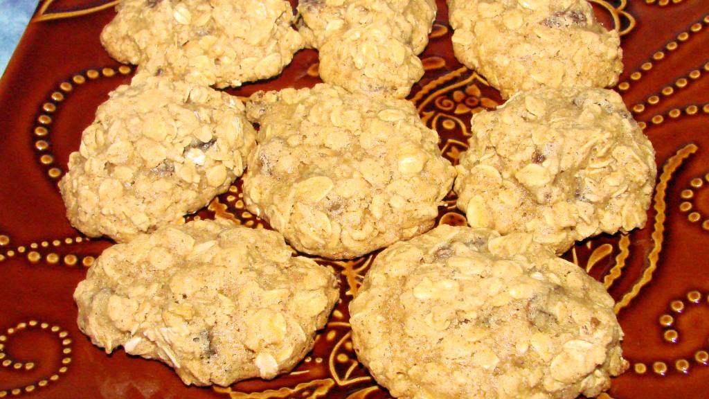 Very Low Fat, Delicious Oatmeal Raisin Cookies created by Boomette