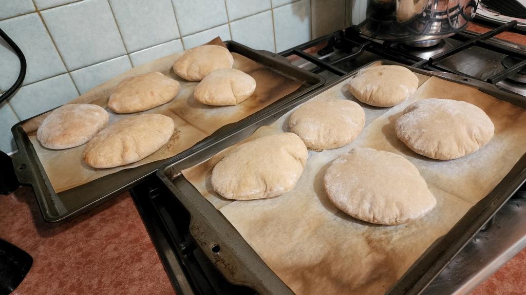 Healthy Whole Wheat Pita Bread (No Oil or Sugar) Recipe - Food.com