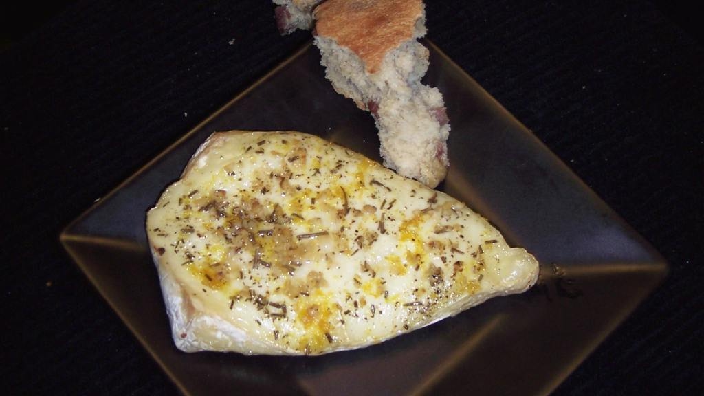 Lemon-Garlic Baked Brie created by duonyte