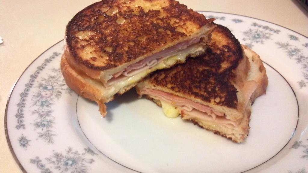 FrenchToasted Ham, Turkey and Cheese Sandwich Recipe