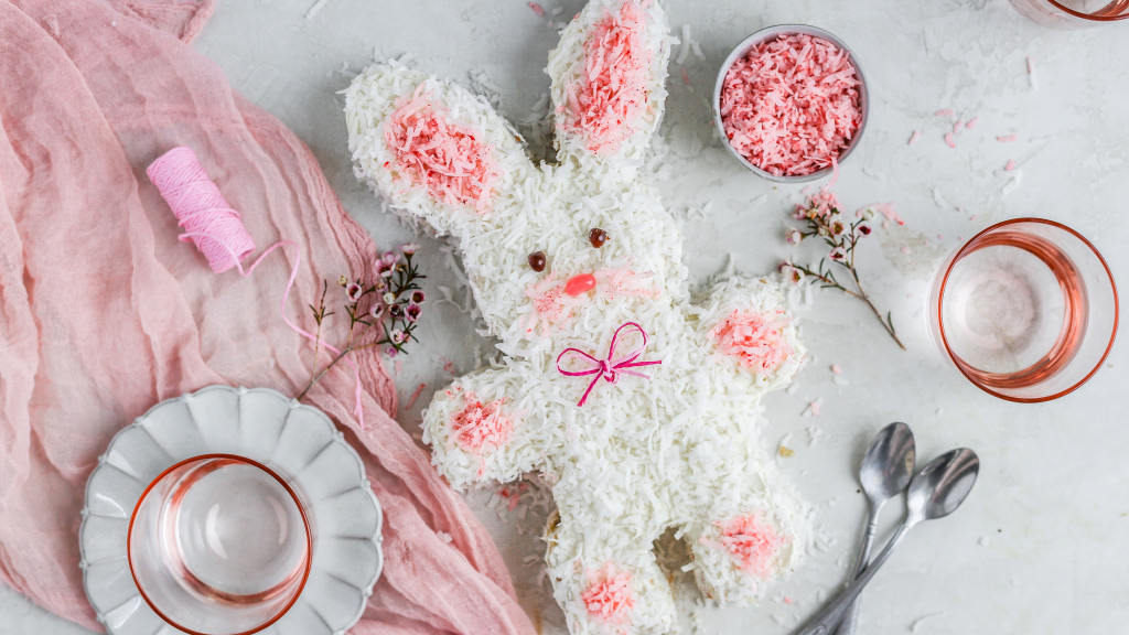Easter Bunny Cake created by frostingnfettuccine