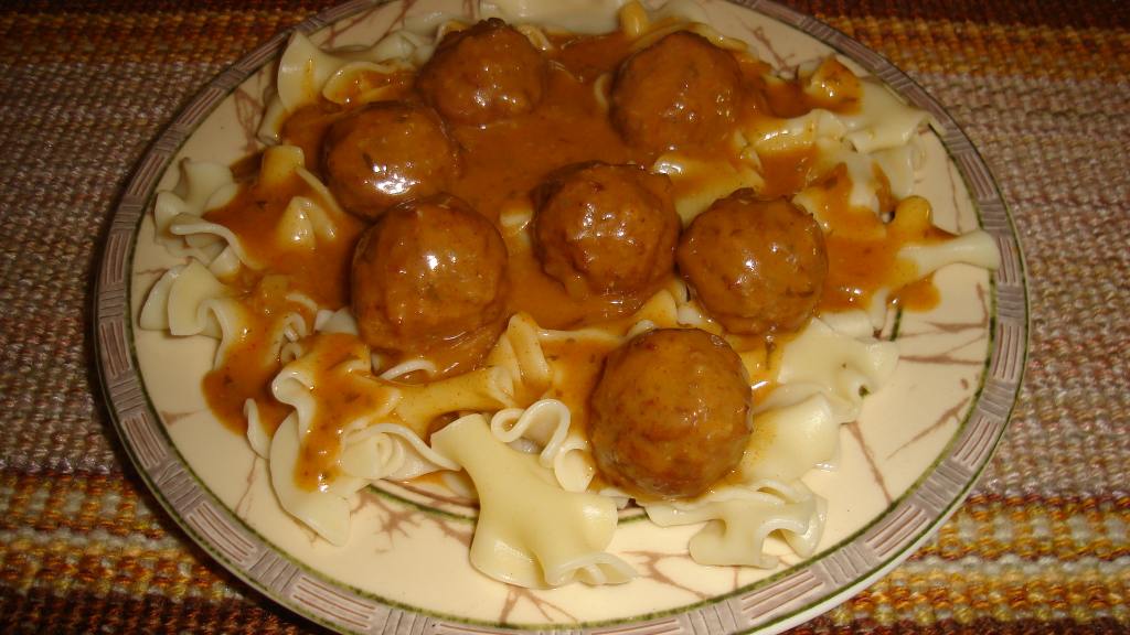 Meatballs in Hungarian Sour Cream Gravy Recipe