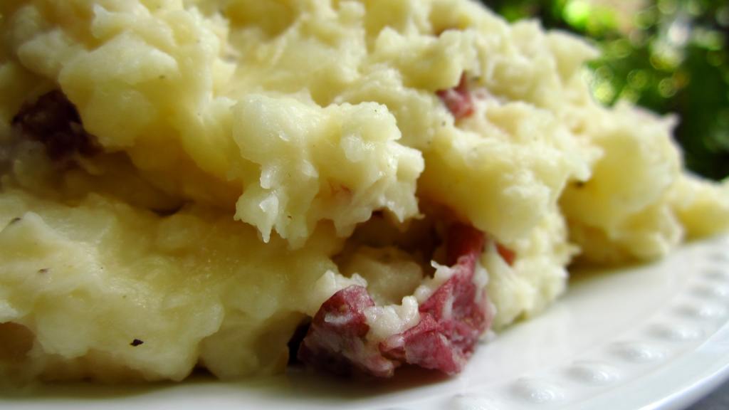 Roasted Garlic Smashed Red Potatoes created by gailanng